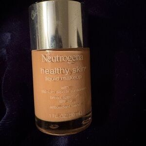Neutrogena Healthy Skin Liquid Makeup - #30 buff